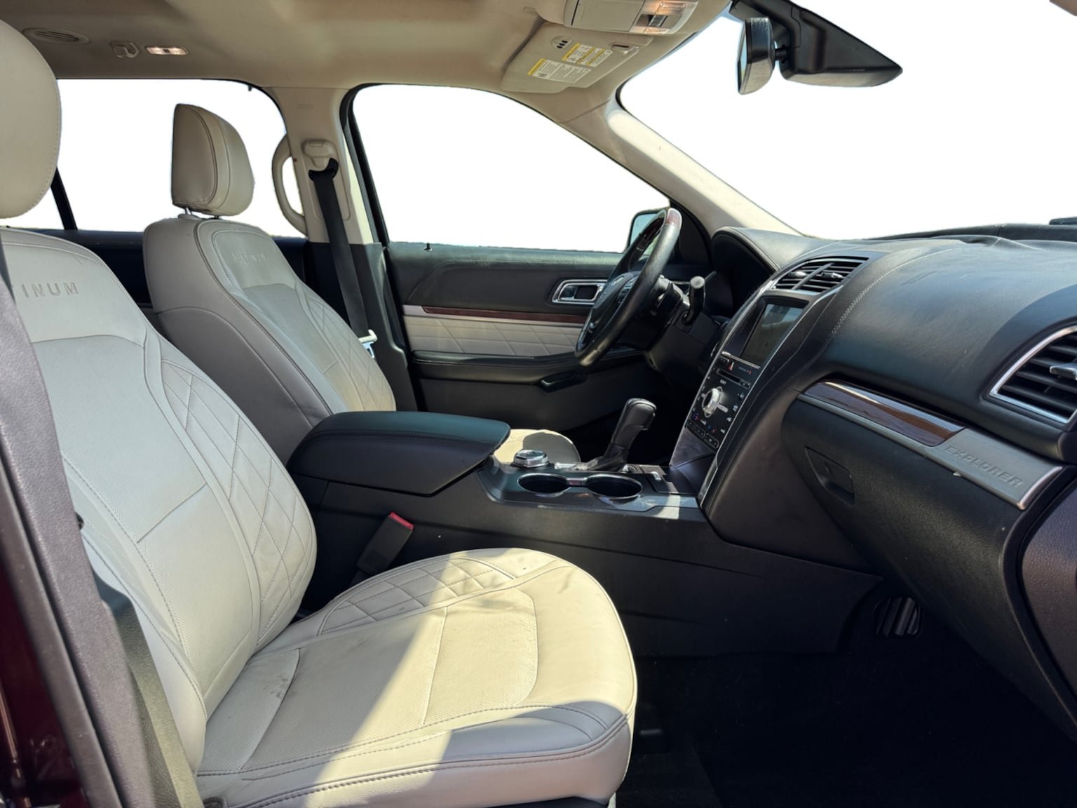 Used 2018 Ford Explorer Platinum AWD/4WD image 17
