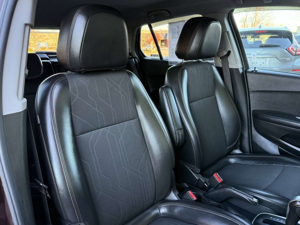 Used 2021 Chevrolet Trax LT w/ LT Convenience Package image 22