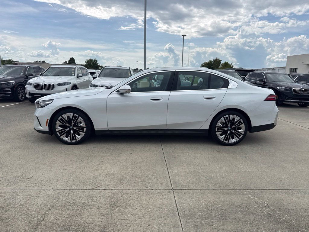 Certified 2026 BMW 530i w/ Premium Package RWD image 2
