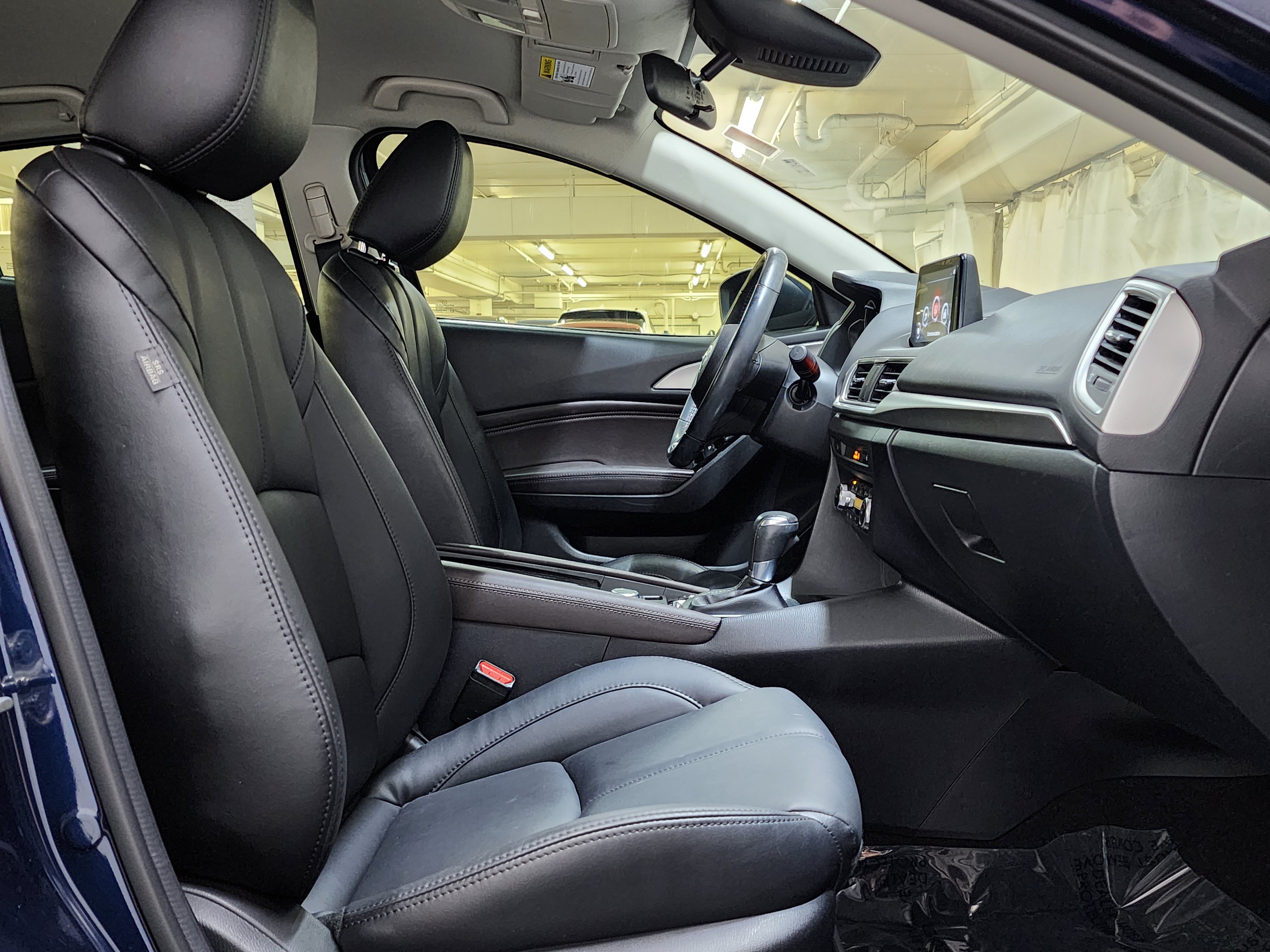 Used 2018 MAZDA MAZDA3 Touring FWD image 23