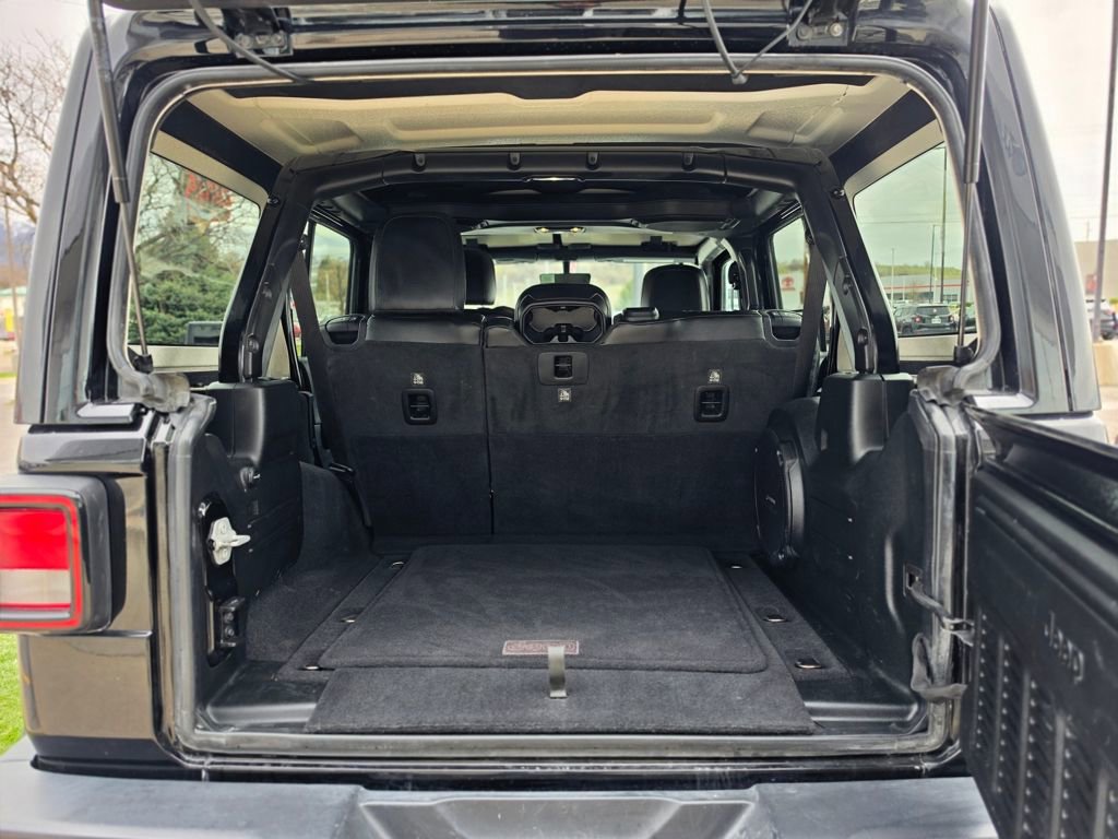 Used 2020 Jeep Wrangler Unlimited Sahara image 13