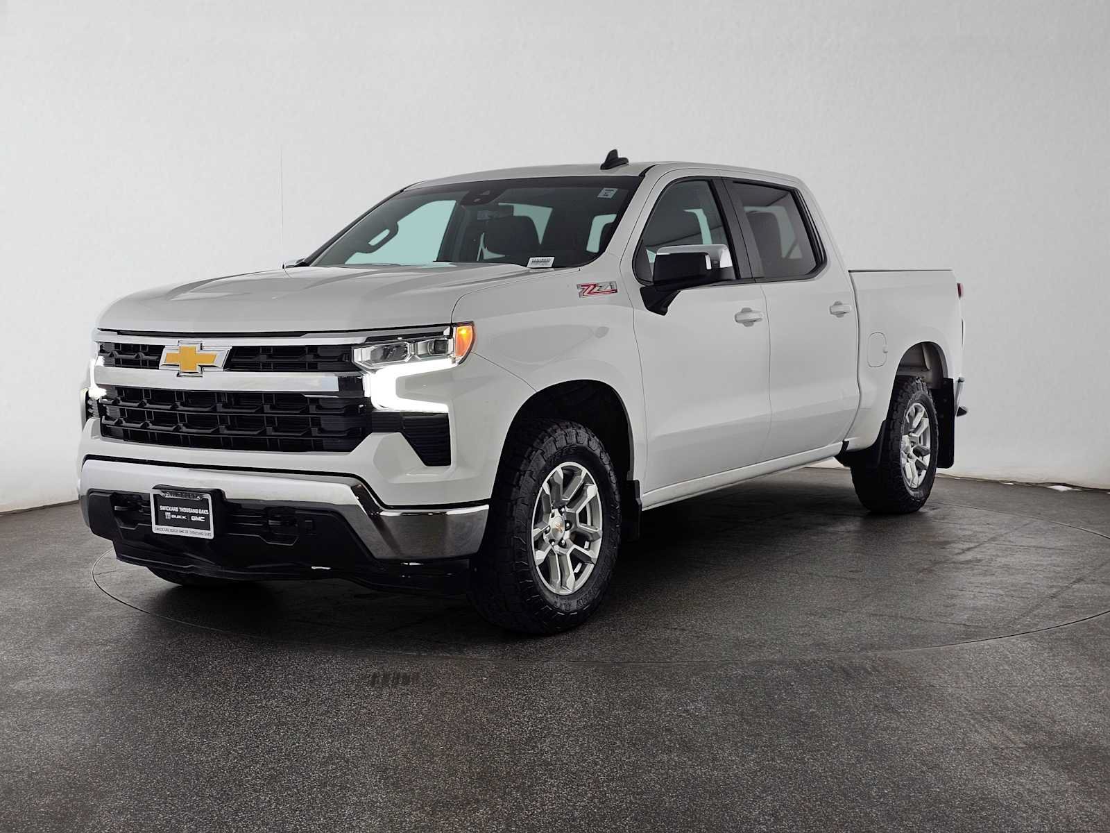 Used 2023 Chevrolet Silverado 1500 LT w/ Z71 Off-Road Package AWD/4WD image 7