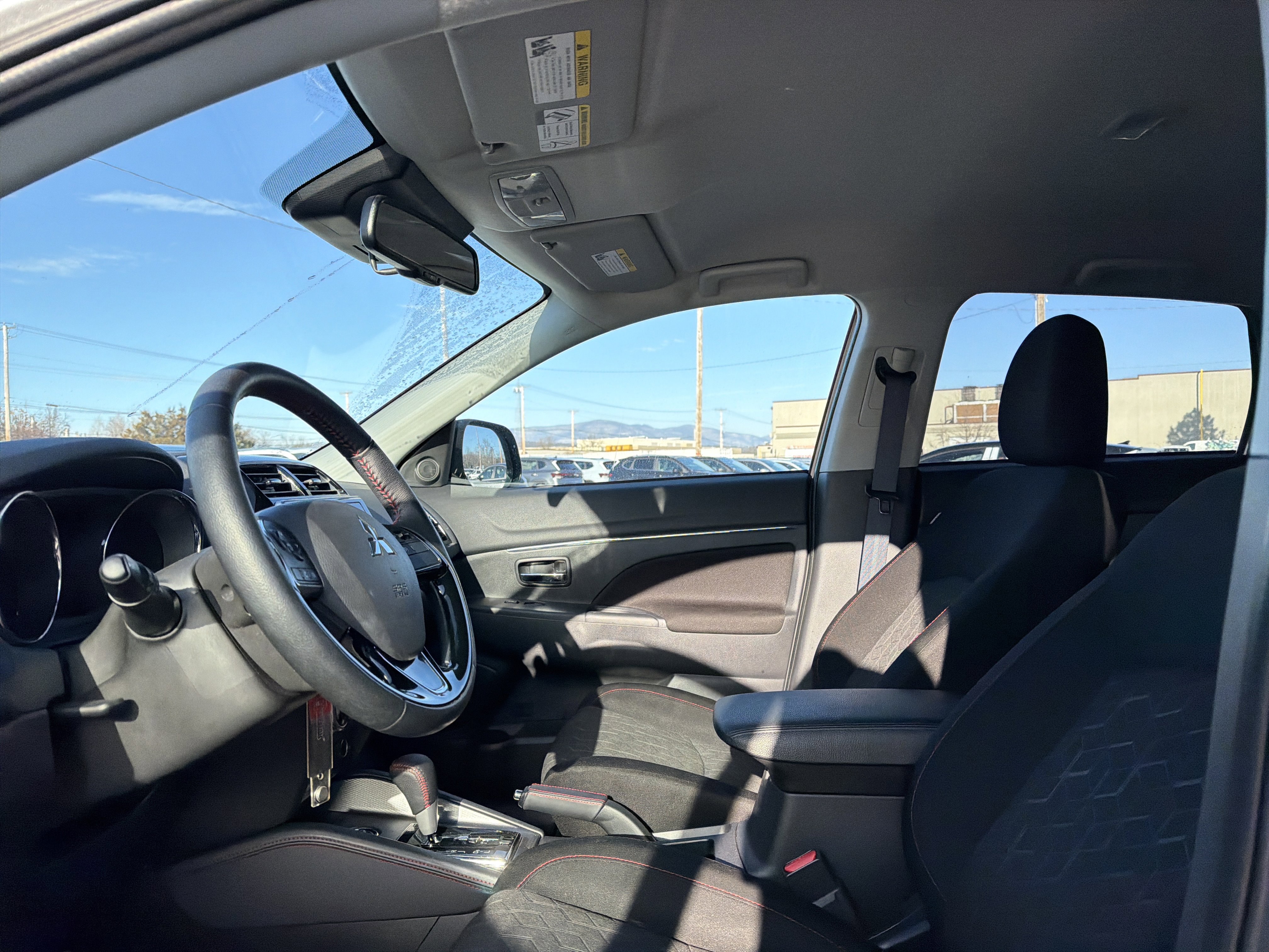 Used 2025 Mitsubishi Outlander Sport ES image 12