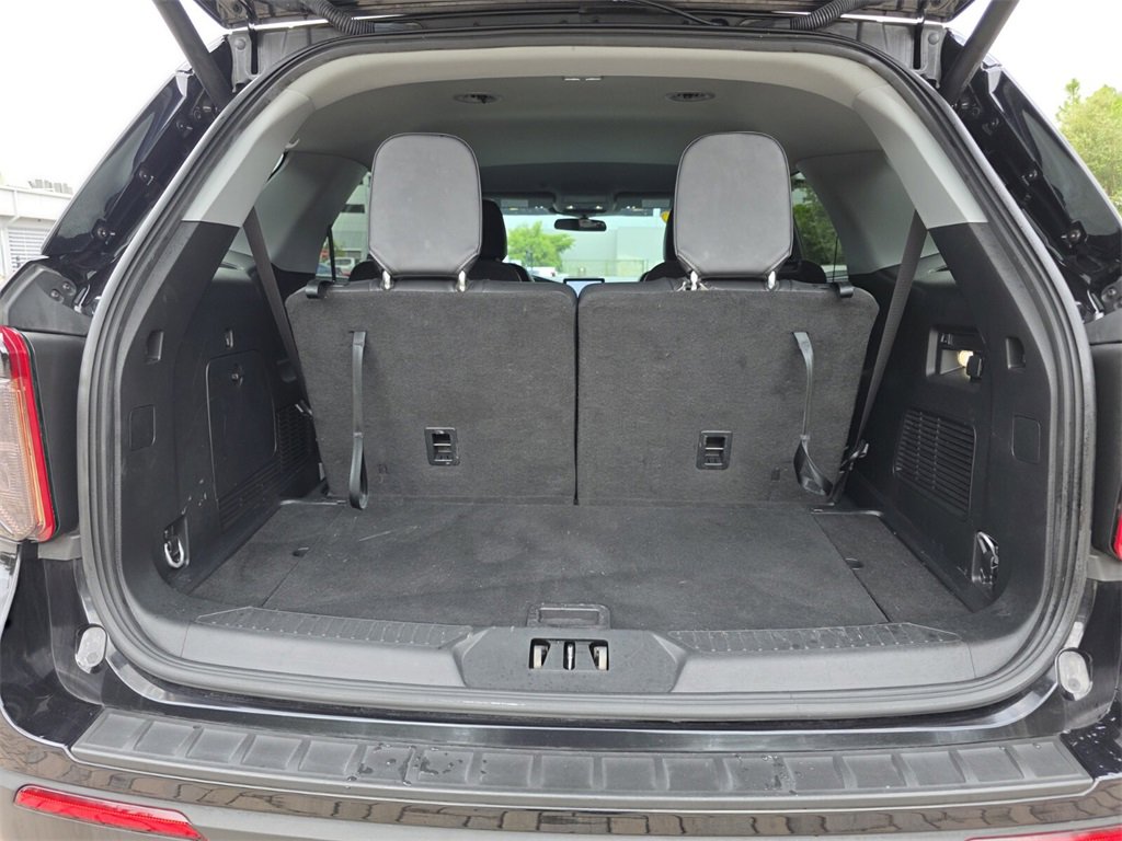 Used 2023 Ford Explorer XLT w/ Equipment Group 202A image 20