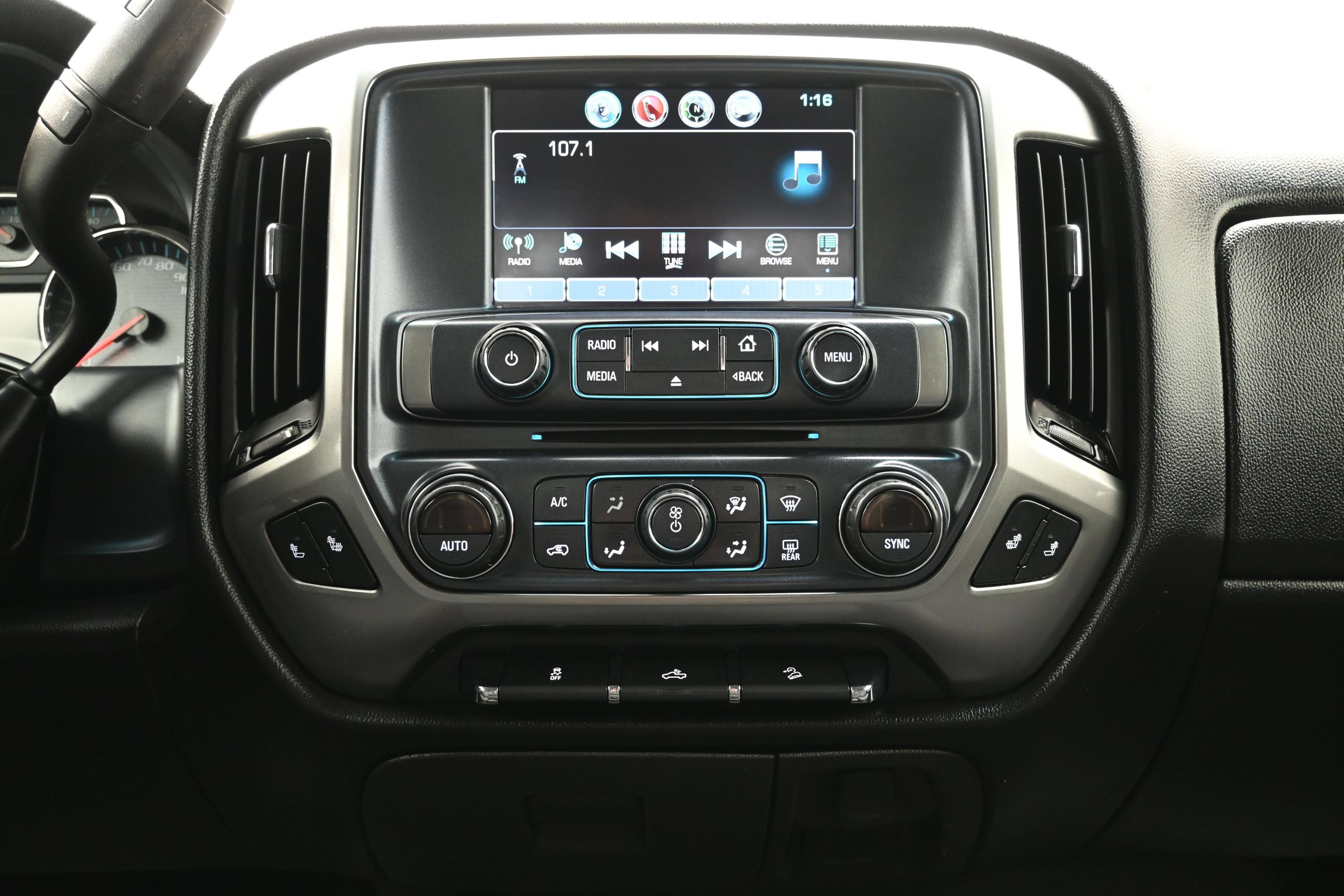 Used 2018 Chevrolet Silverado 1500 LT w/ All Star Edition AWD/4WD image 17