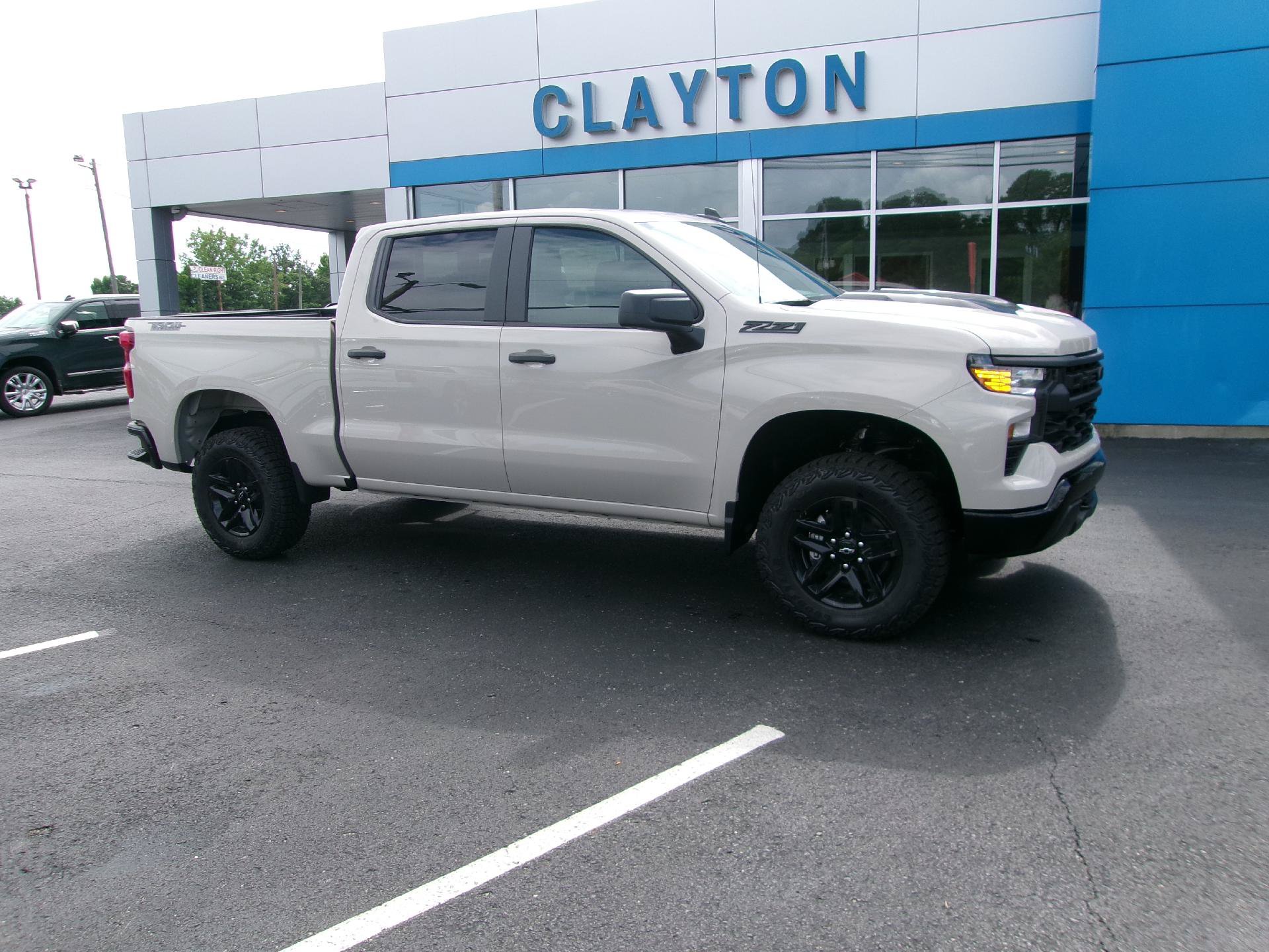 New 2026 Chevrolet Silverado 1500 Custom Trail Boss w/ Dark Appearance Package