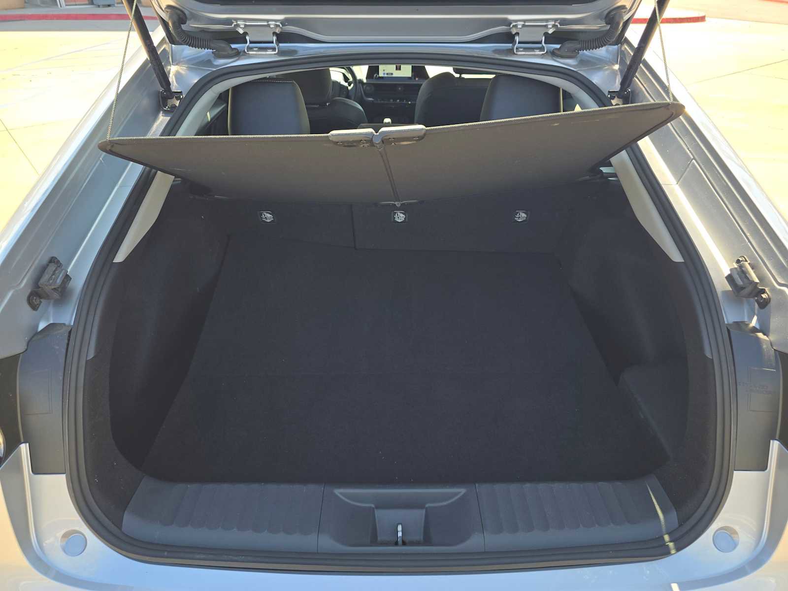 Used 2025 Toyota Prius XLE FWD image 16