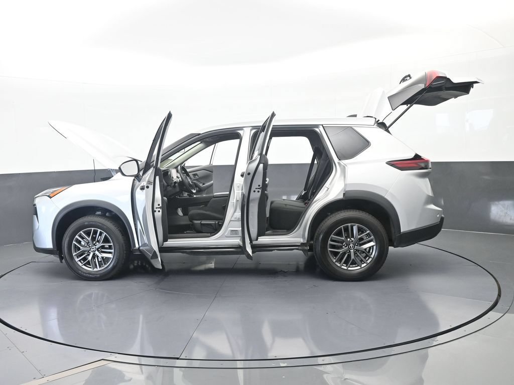 Used 2024 Nissan Rogue S FWD image 68