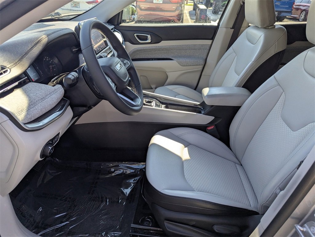 Used 2022 Jeep Compass Latitude image 22