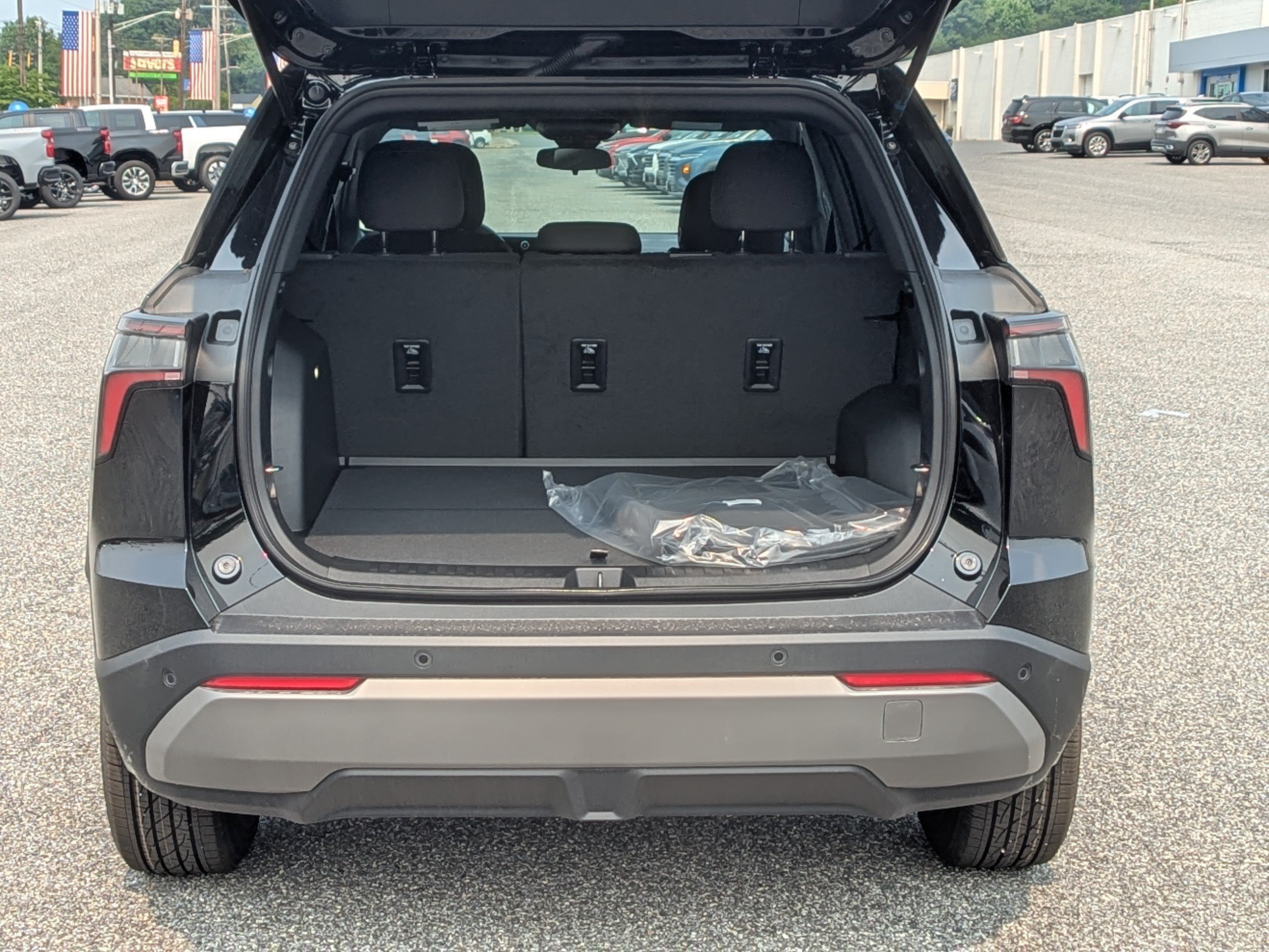 New 2027 Chevrolet Equinox LT FWD image 7