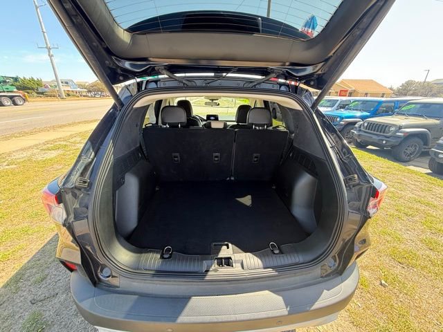 Used 2021 Ford Escape SEL w/ Technology Package image 12