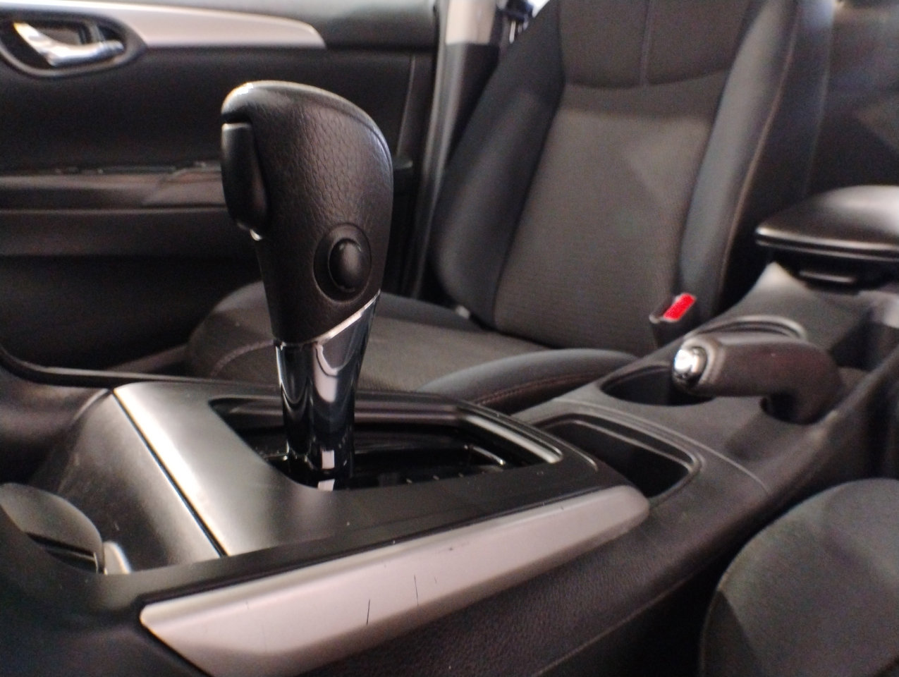 Used 2017 Nissan Sentra S image 47