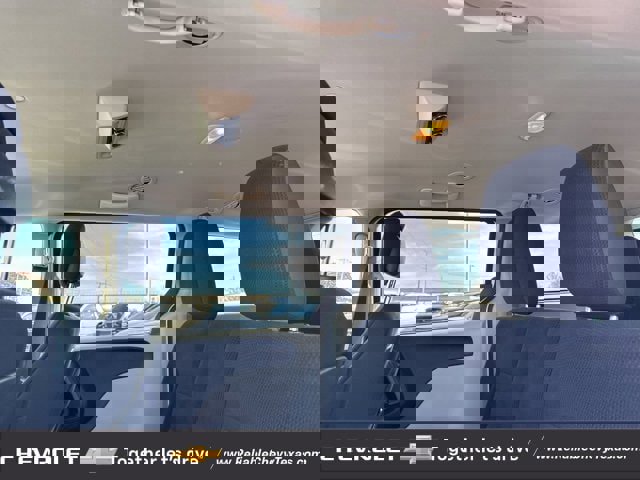 Used 2018 Dodge Grand Caravan SE w/ UConnect Hands-Free Group image 16