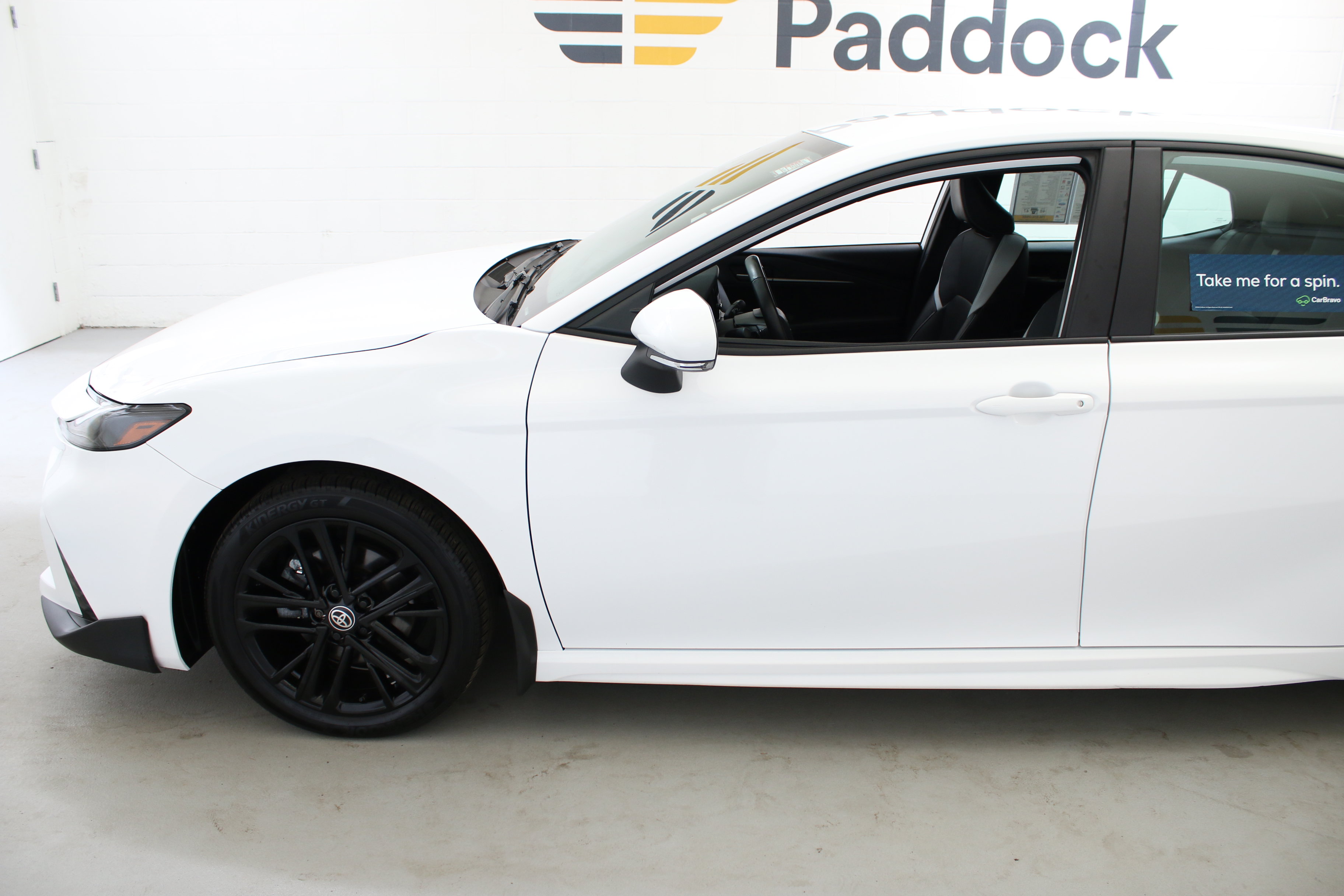 Used 2025 Toyota Camry SE w/ Convenience Package FWD image 2