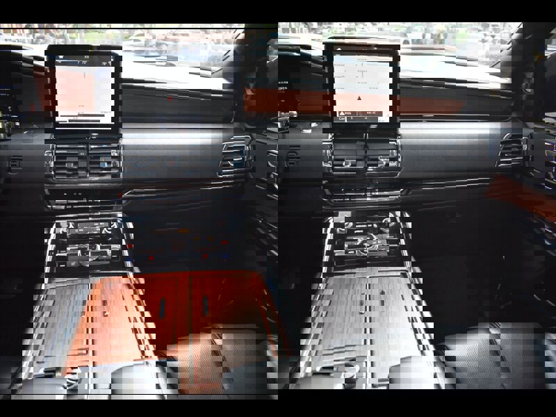 Used 2018 Lincoln Navigator L Select image 45