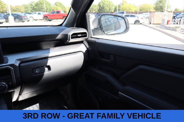 Used 2026 Toyota 4Runner SR5 AWD/4WD image 8