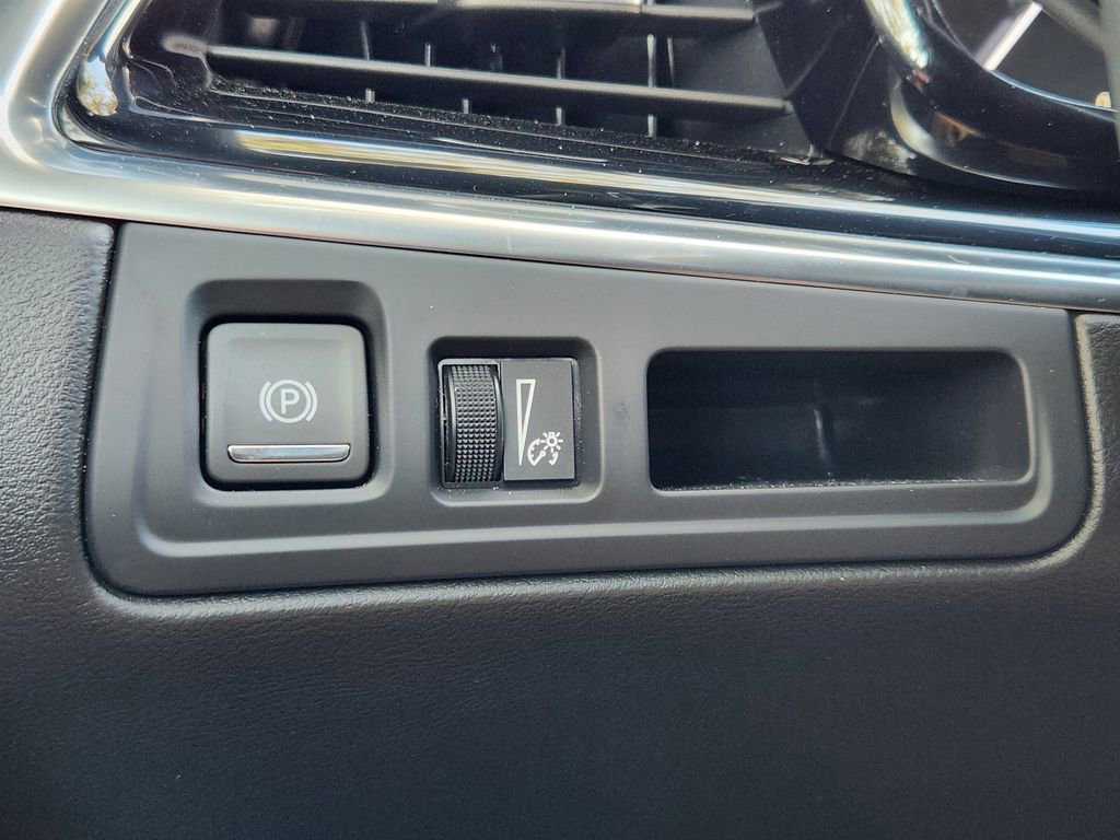 Used 2025 Cadillac XT6 Premium Luxury image 21