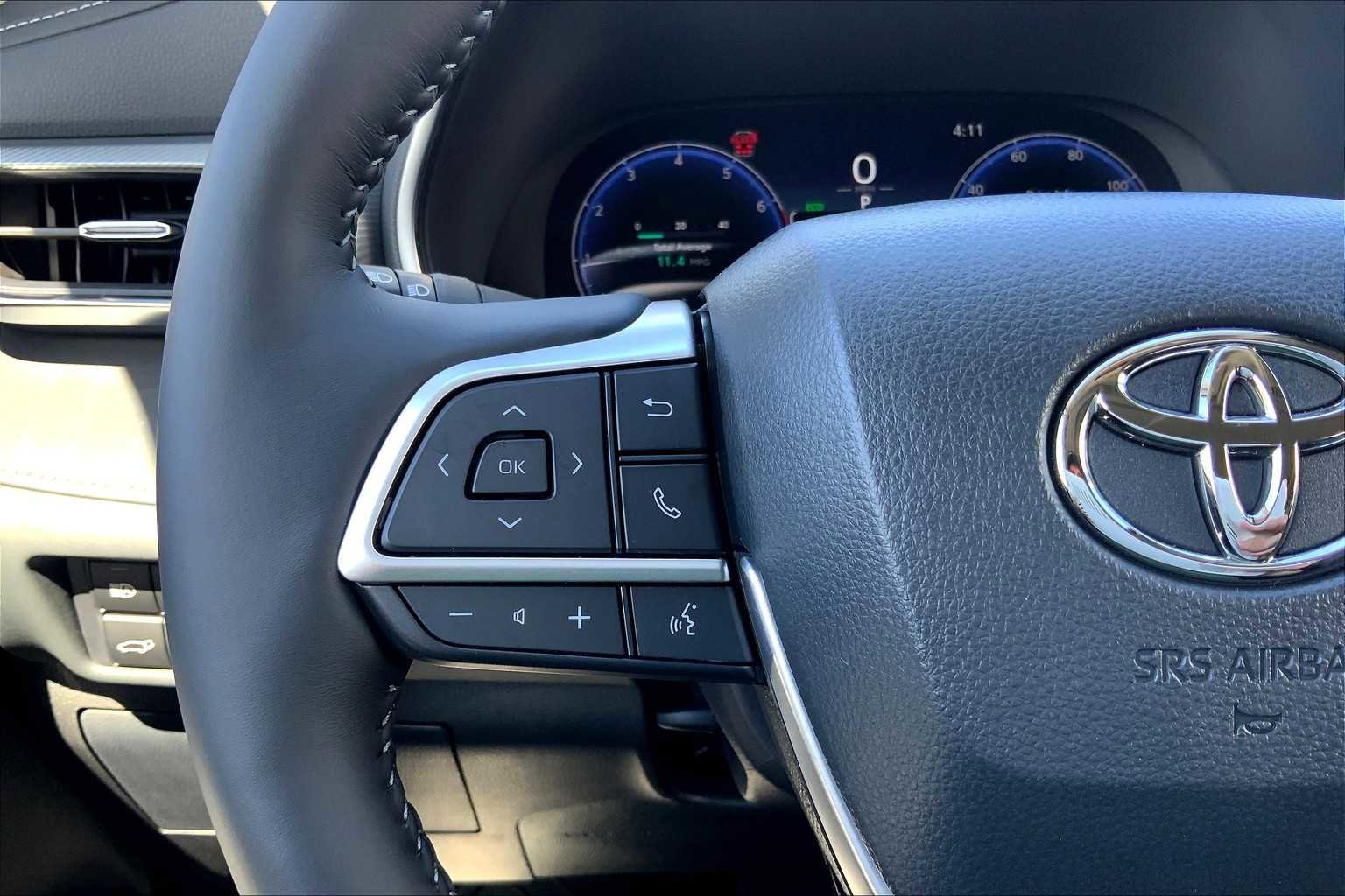 Used 2025 Toyota Highlander Platinum image 20