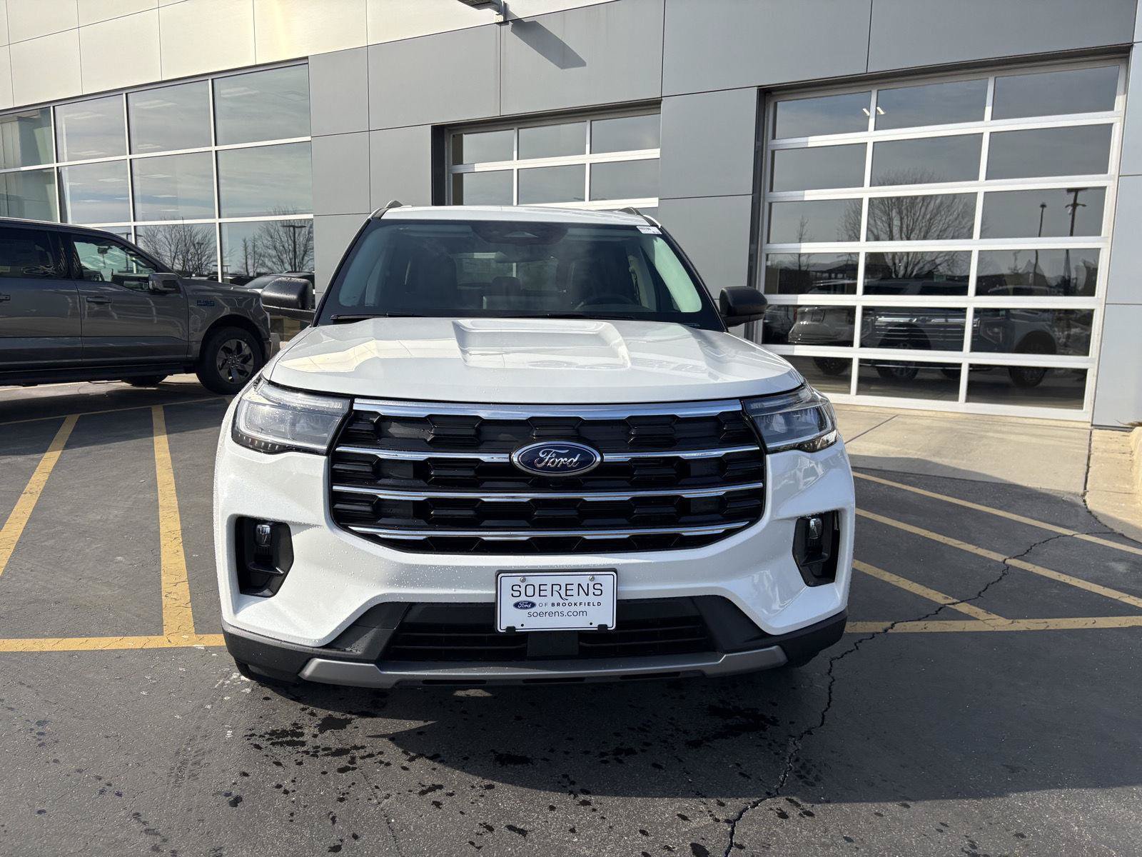 New 2026 Ford Explorer Active w/ Active Comfort Package AWD/4WD image 2
