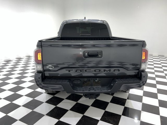 Used 2020 Toyota Tacoma TRD Off-Road w/ Technology Package AWD/4WD image 4