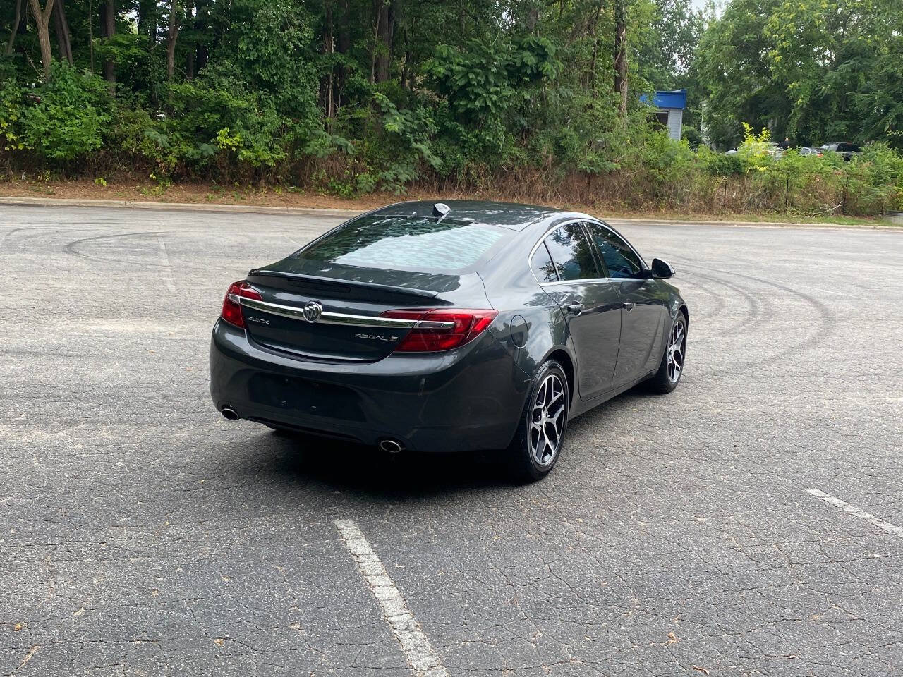 Used 2017 Buick Regal Sport Touring FWD image 5
