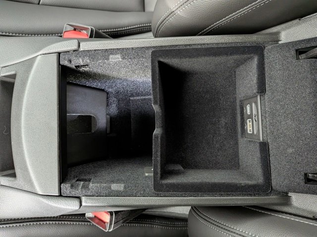 Certified 2025 Cadillac XT6 Luxury image 25