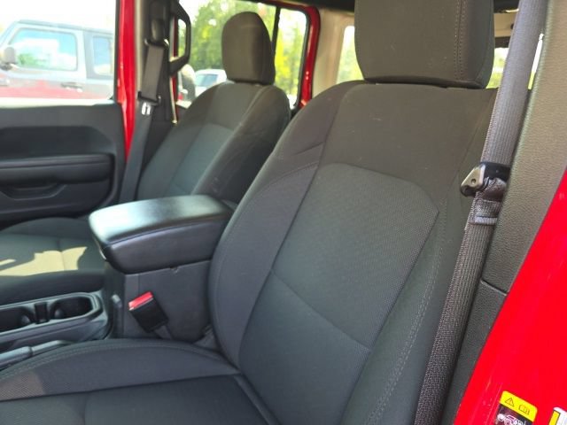 Used 2023 Jeep Wrangler Unlimited Sport AWD/4WD image 9
