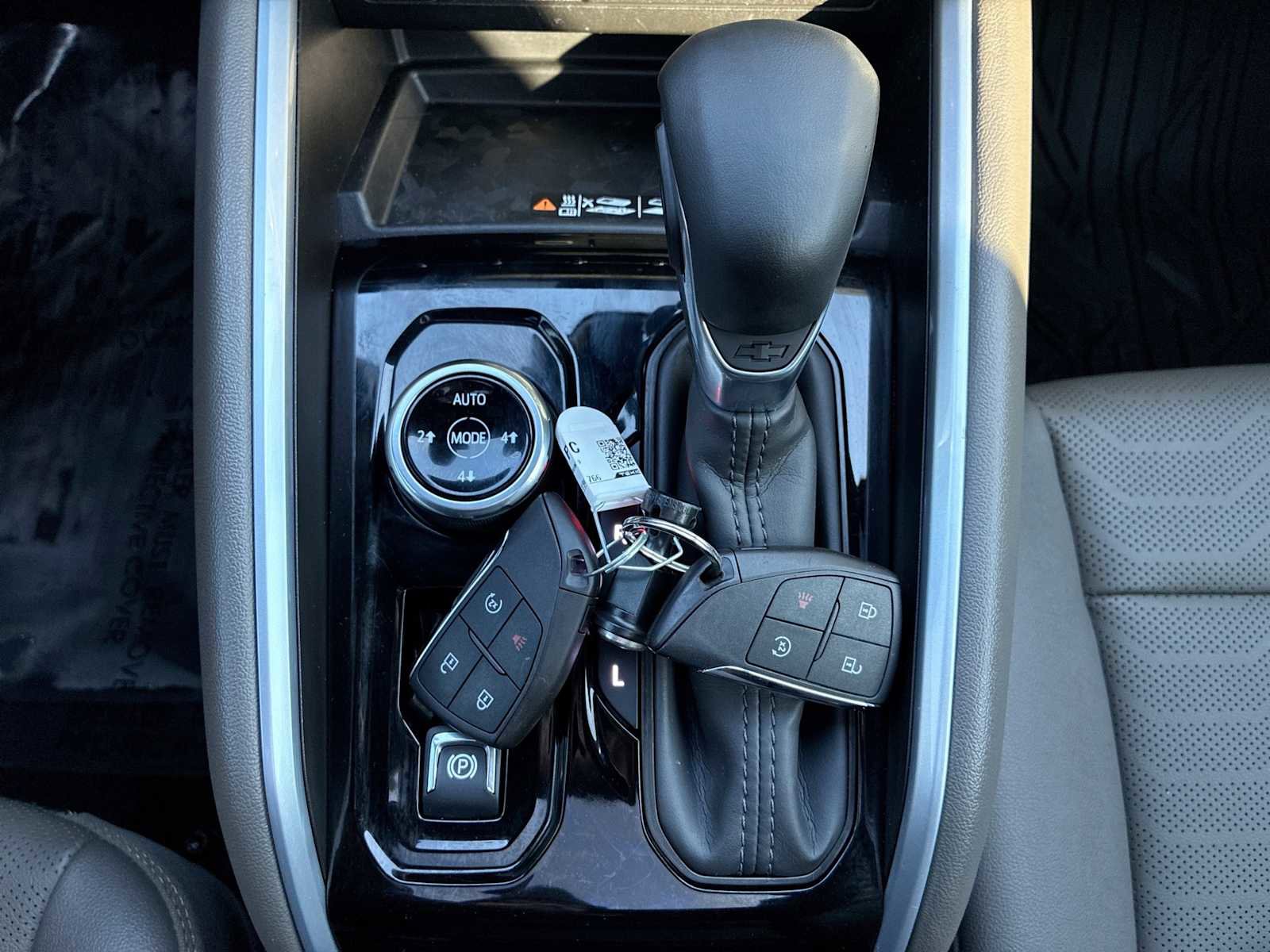 Certified 2025 Chevrolet Colorado ZR2 w/ Midnight Edition image 16