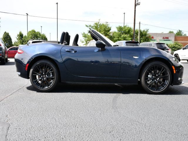 New 2026 MAZDA MX-5 Miata Club w/ Weather Package RWD image 8