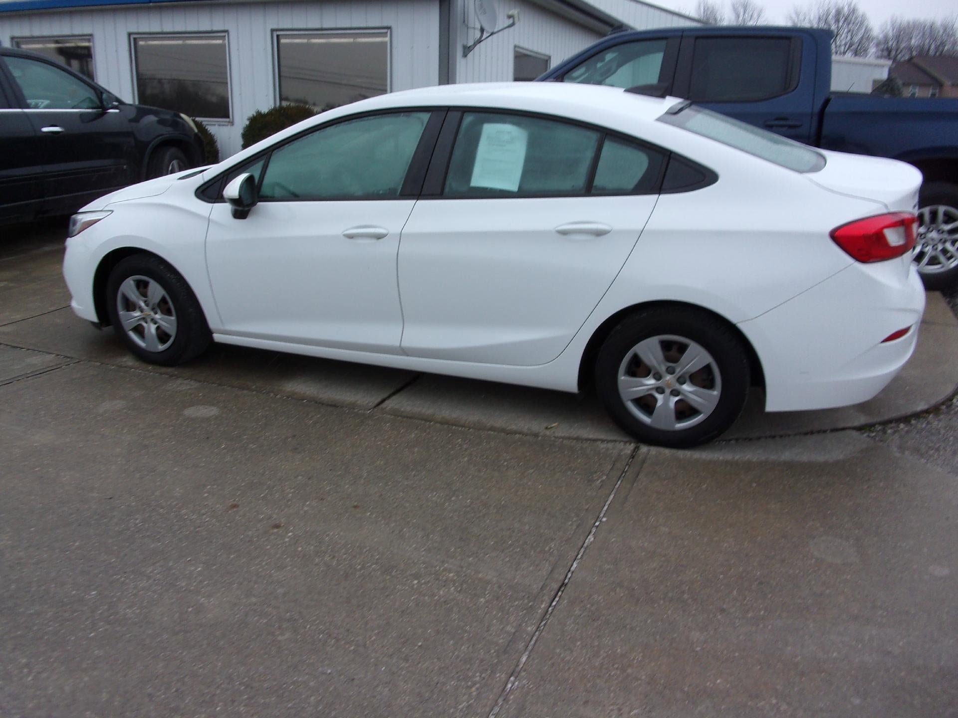 Used 2018 Chevrolet Cruze LS w/ LS Fleet Convenience Package image 4