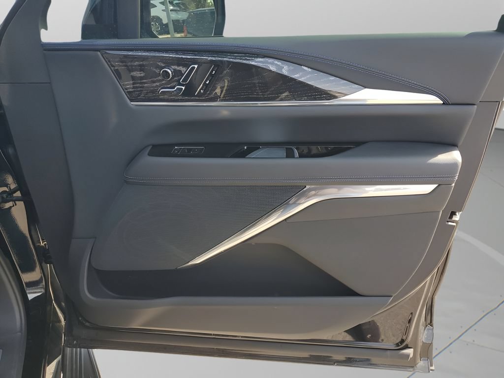 New 2026 Cadillac Escalade IQL Luxury w/ LPO, Floor Liner Package AWD/4WD image 17