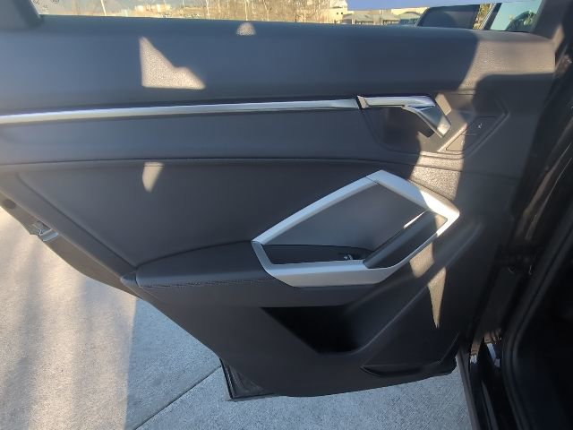 Used 2023 Audi Q3 2.0T Premium image 25