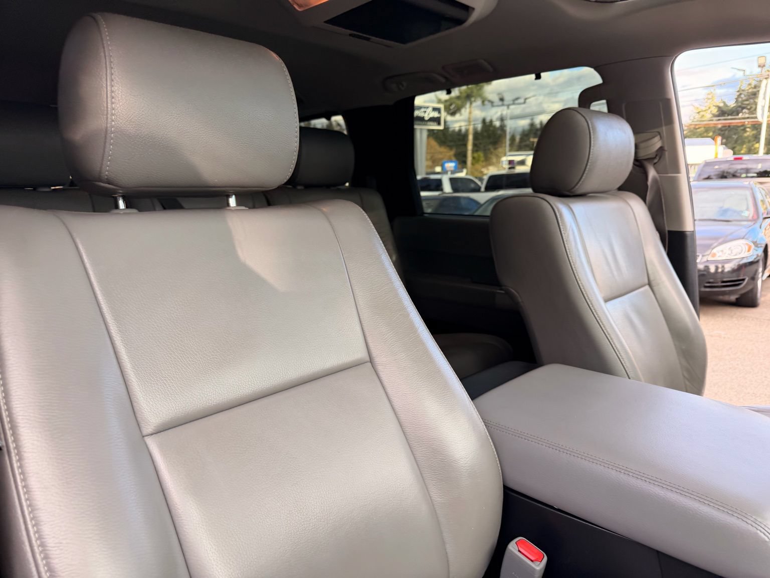 Used 2020 Toyota Sequoia Limited w/ Safety & Convenience Package AWD/4WD image 37