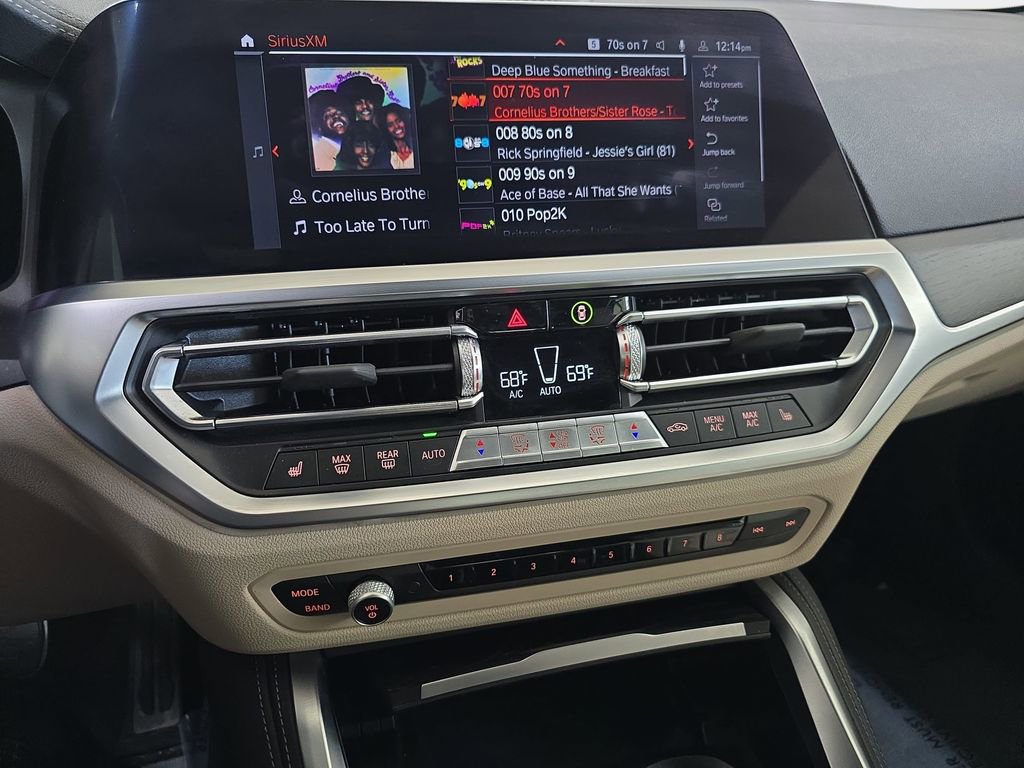 Used 2023 BMW M440i Convertible w/ Premium Package image 18