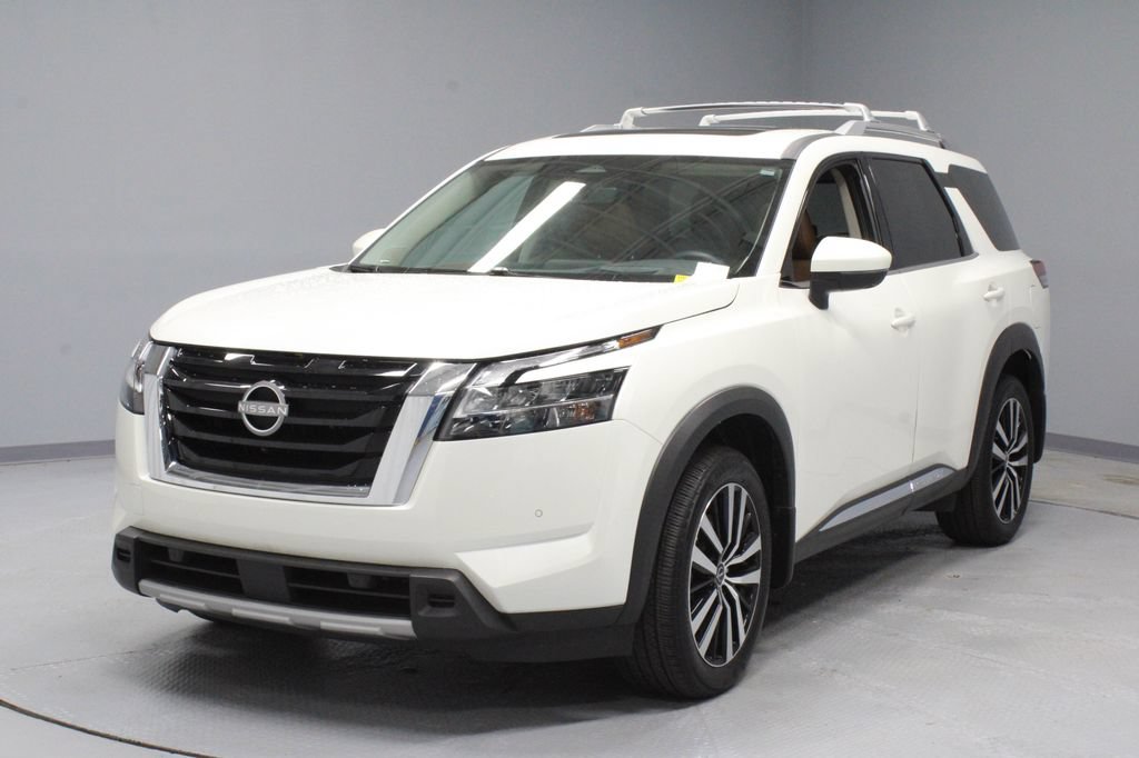 Used 2024 Nissan Pathfinder Platinum w/ Cargo Package AWD/4WD image 7