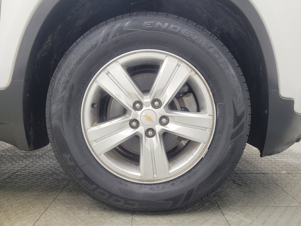 Used 2020 Chevrolet Trax LT w/ LT Convenience Package image 31