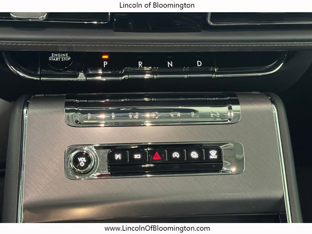 New 2026 Lincoln Aviator AWD w/ Jet Appearance Package image 37