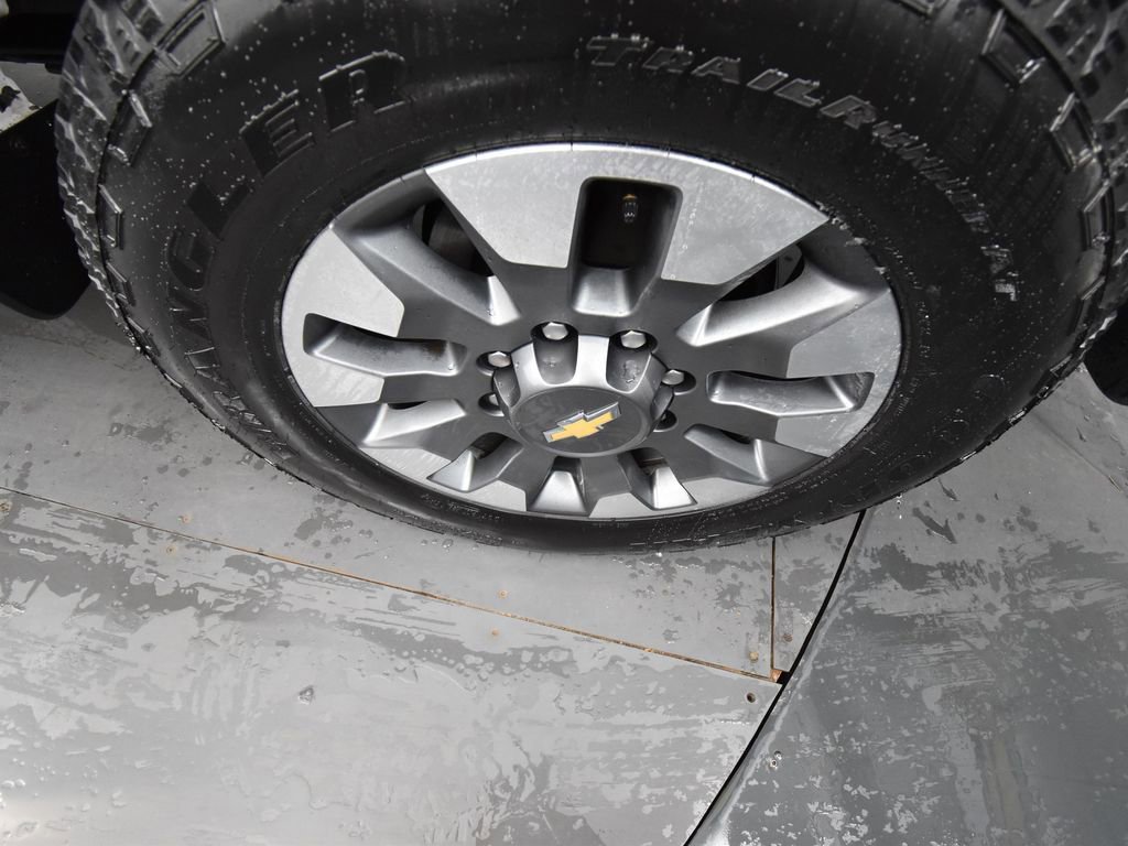 Used 2025 Chevrolet Silverado 2500 Custom w/ Custom Value Package image 9