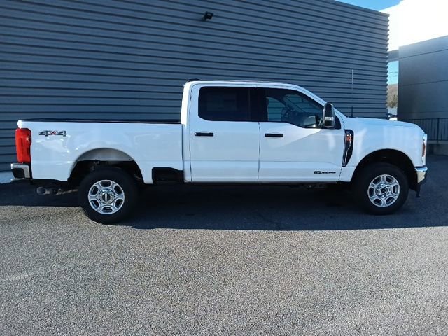 New 2026 Ford F250 XLT image 2