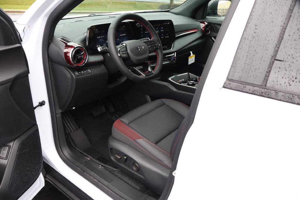 New 2027 Chevrolet Equinox RS w/ Safety and Technology Package AWD/4WD image 13