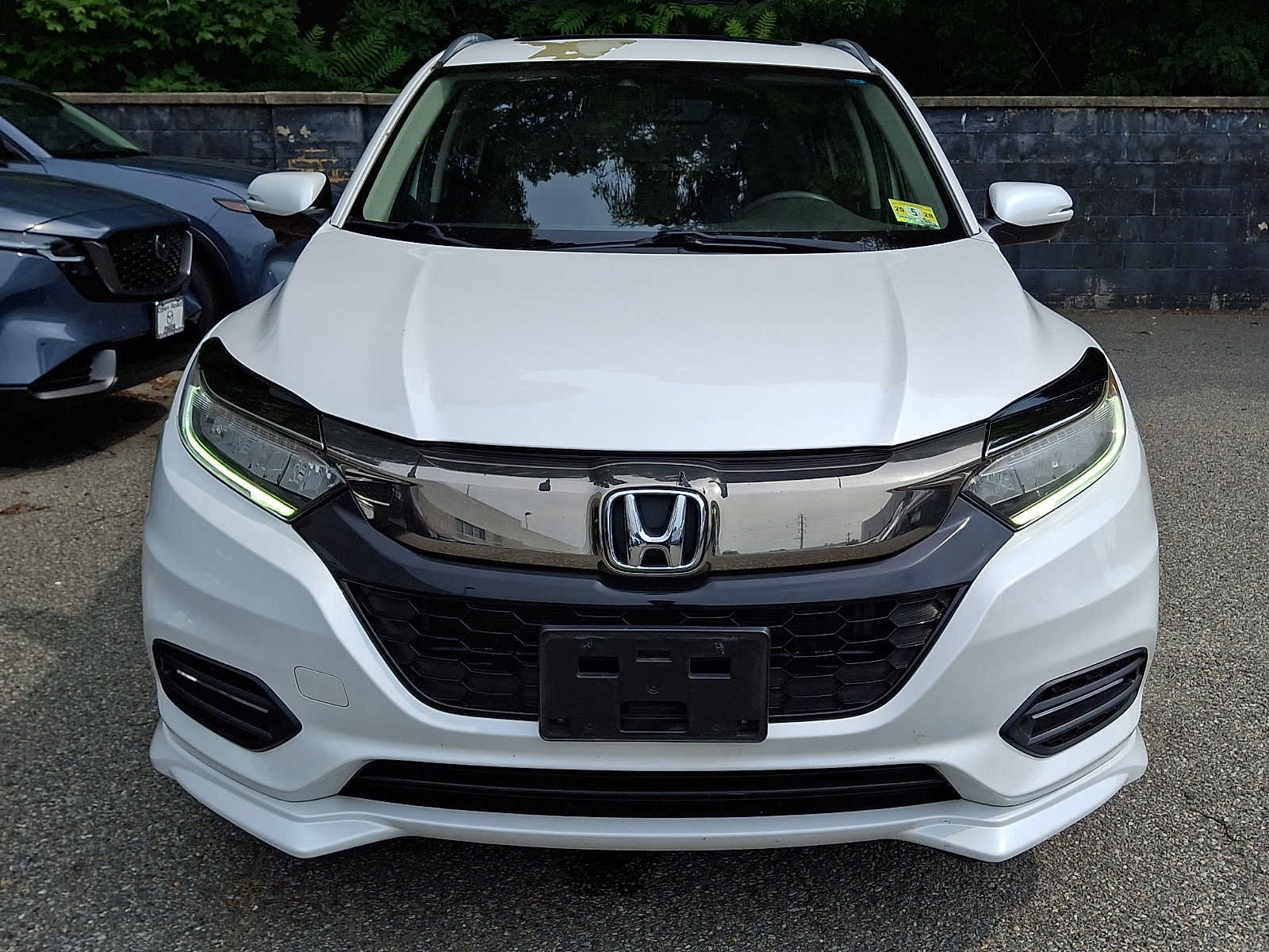 Used 2019 Honda HR-V Touring image 2