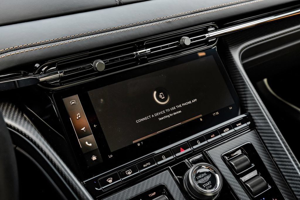 Used 2024 Aston Martin DB12 Coupe RWD image 32