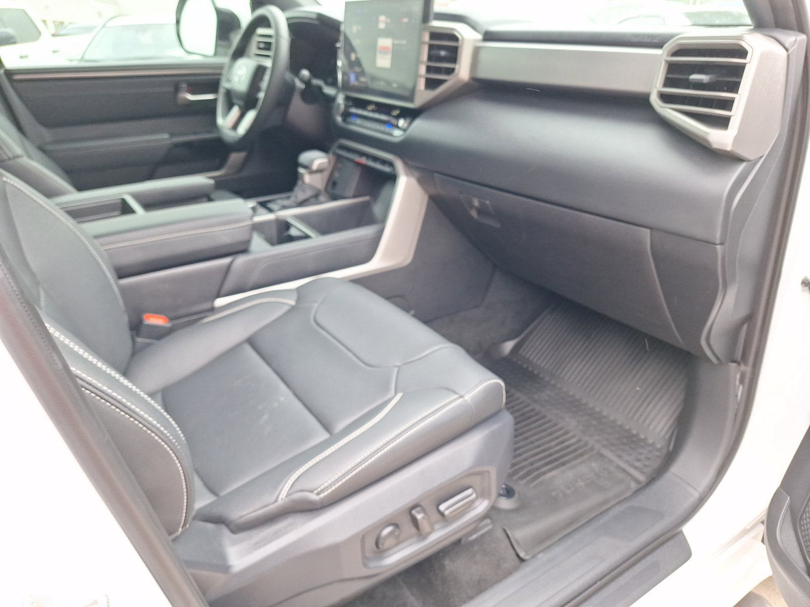 Used 2026 Toyota Tundra Limited w/ Power Package AWD/4WD image 33