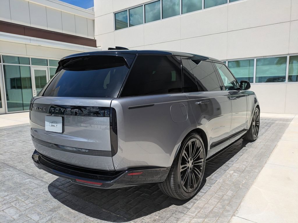New 2025 Land Rover Range Rover Long Wheelbase SE AWD/4WD image 4