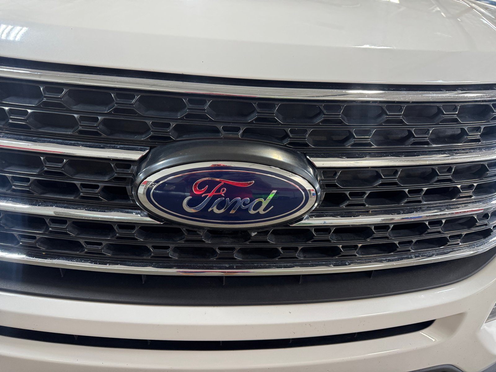 Used 2023 Ford Explorer XLT w/ Equipment Group 202A RWD image 23