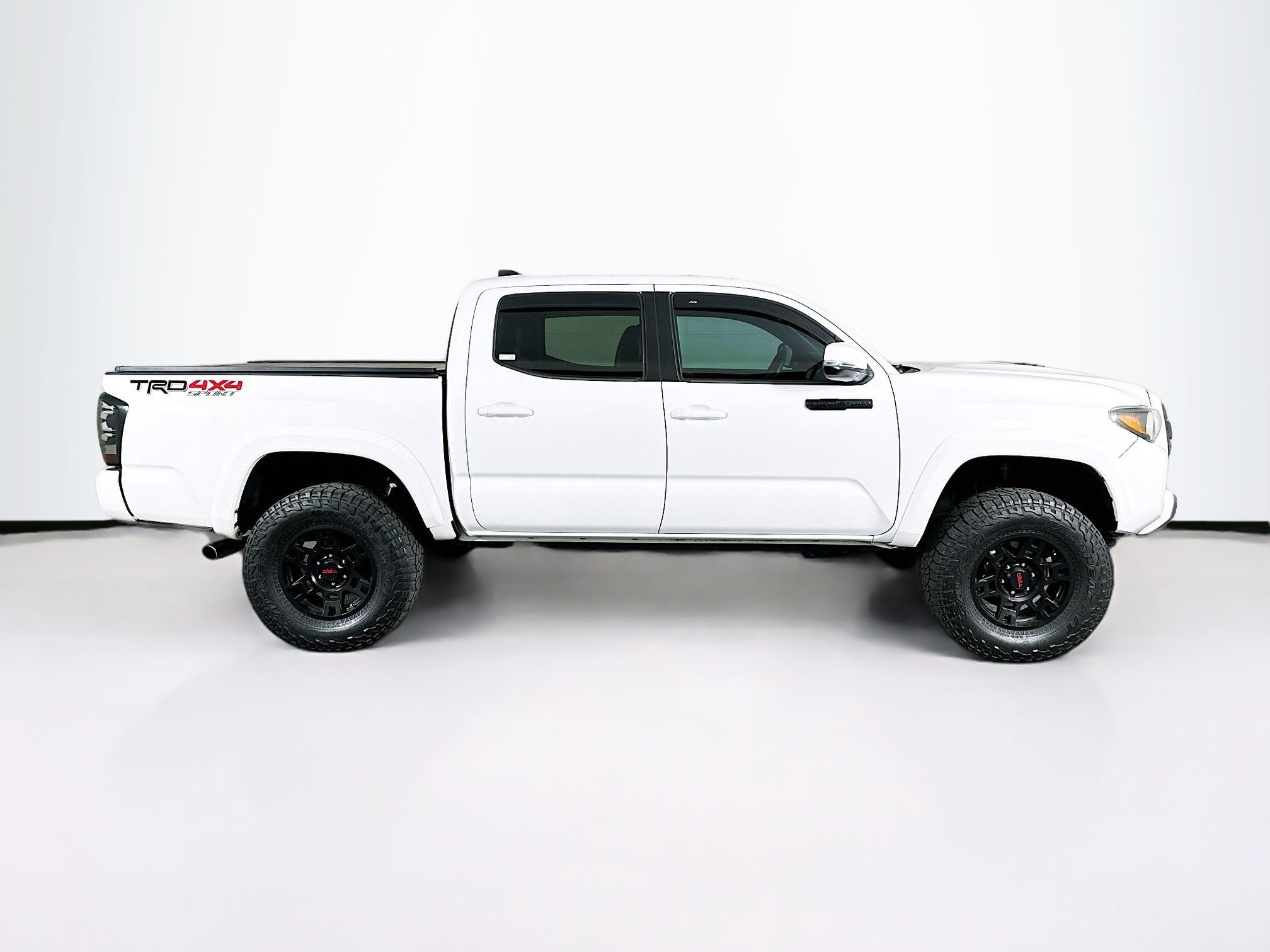 Used 2019 Toyota Tacoma TRD Sport AWD/4WD image 10
