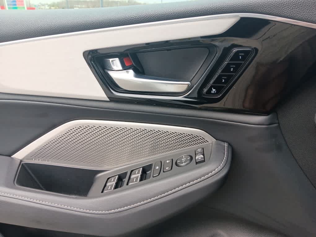 Used 2023 Acura MDX SH-AWD w/ Technology Package image 33