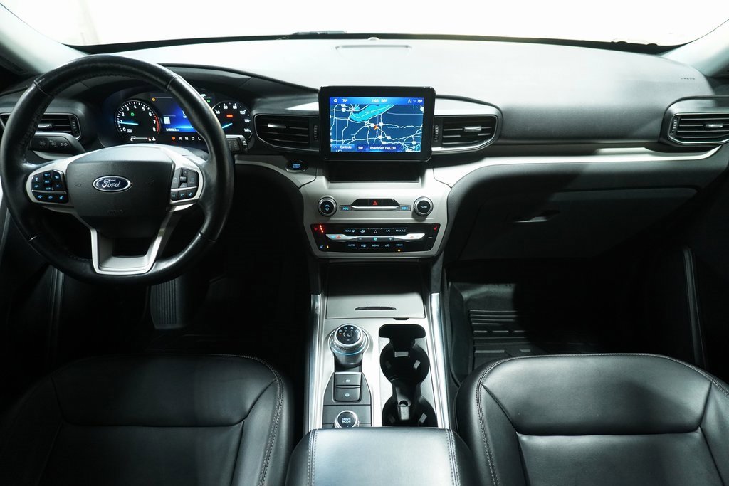 Used 2022 Ford Explorer XLT w/ Equipment Group 202A image 18