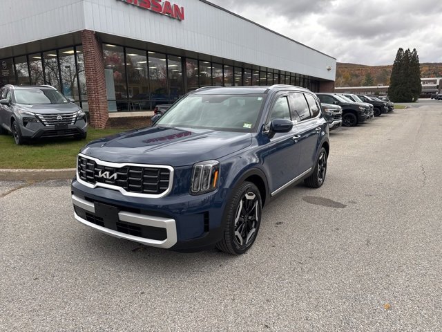 Used 2025 Kia Telluride S image 3