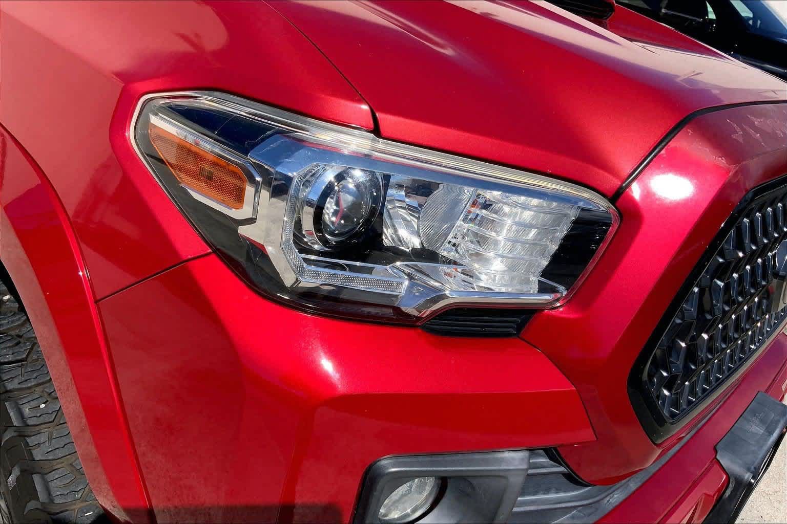 Used 2018 Toyota Tacoma TRD Sport RWD image 31